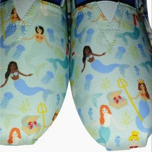 TOMS Mermaid print Alpargata canvas shoes. Women's size 10
